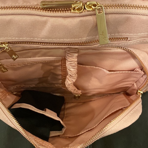 Convertible diaper backpack/messenger bag - Picture 4 of 5